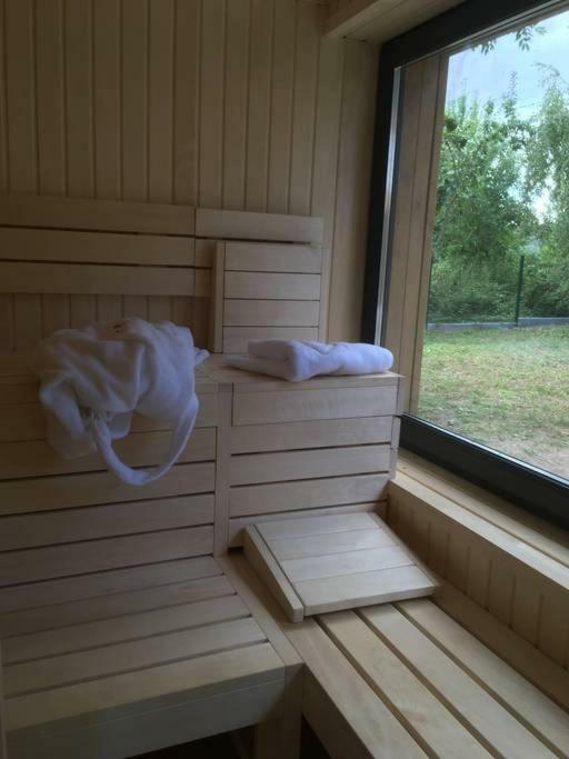 Wiselka Holiday House-1,2Km To The Beach; 5 Bedrooms, 3 Bahrooms; Fire Place. Private Sauna! Extérieur photo